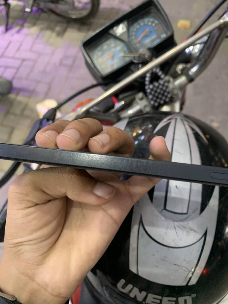 Samsung galaxy A17 non pta with box and cable 2