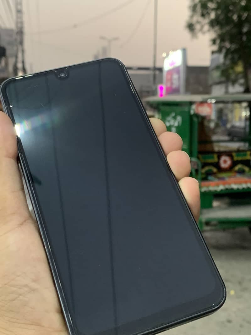 Samsung galaxy A17 non pta with box and cable 7