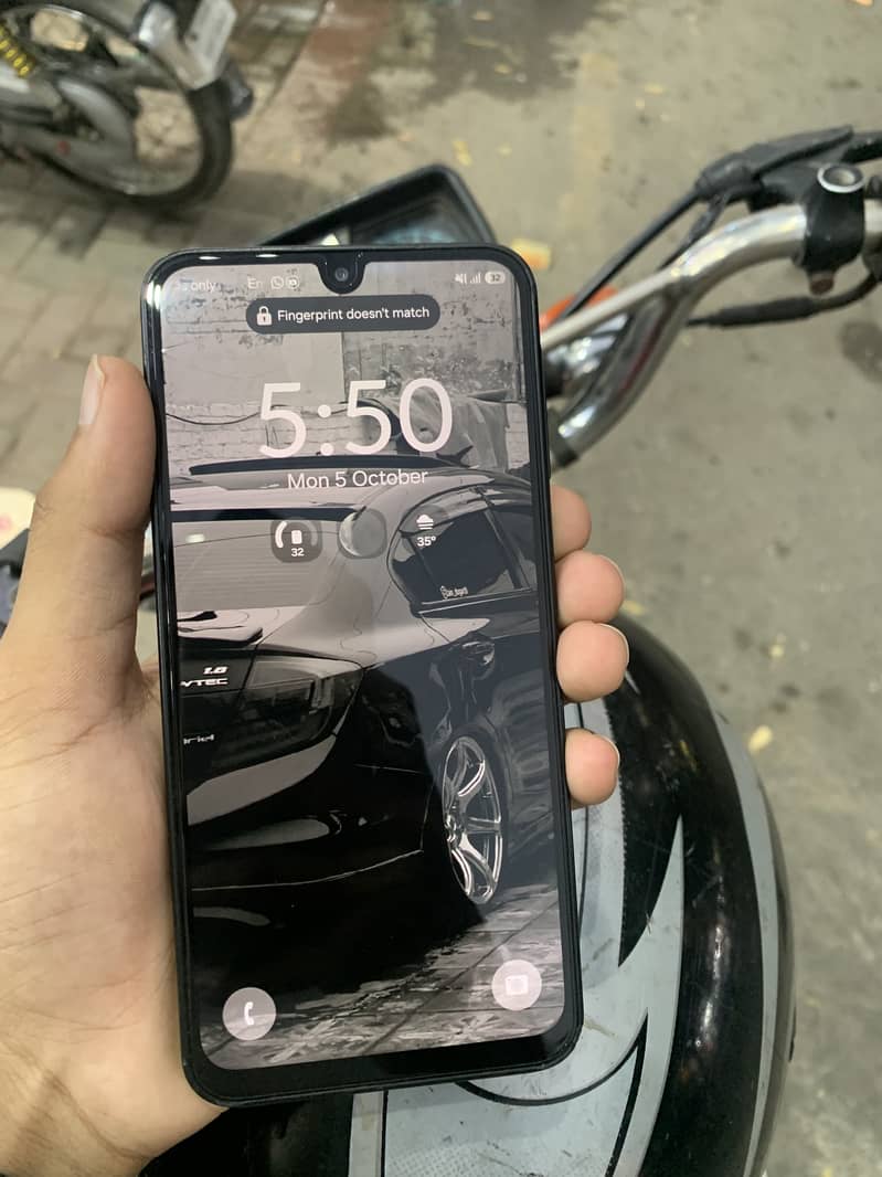 Samsung galaxy A17 non pta with box and cable 8
