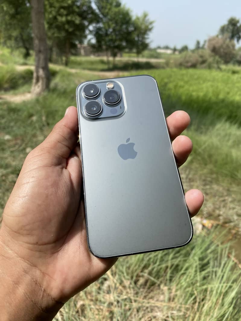 Apple iPhone 13 Pro 4