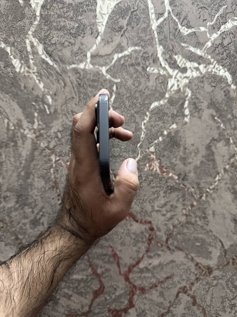 Apple iPhone 14 Pro Max 4