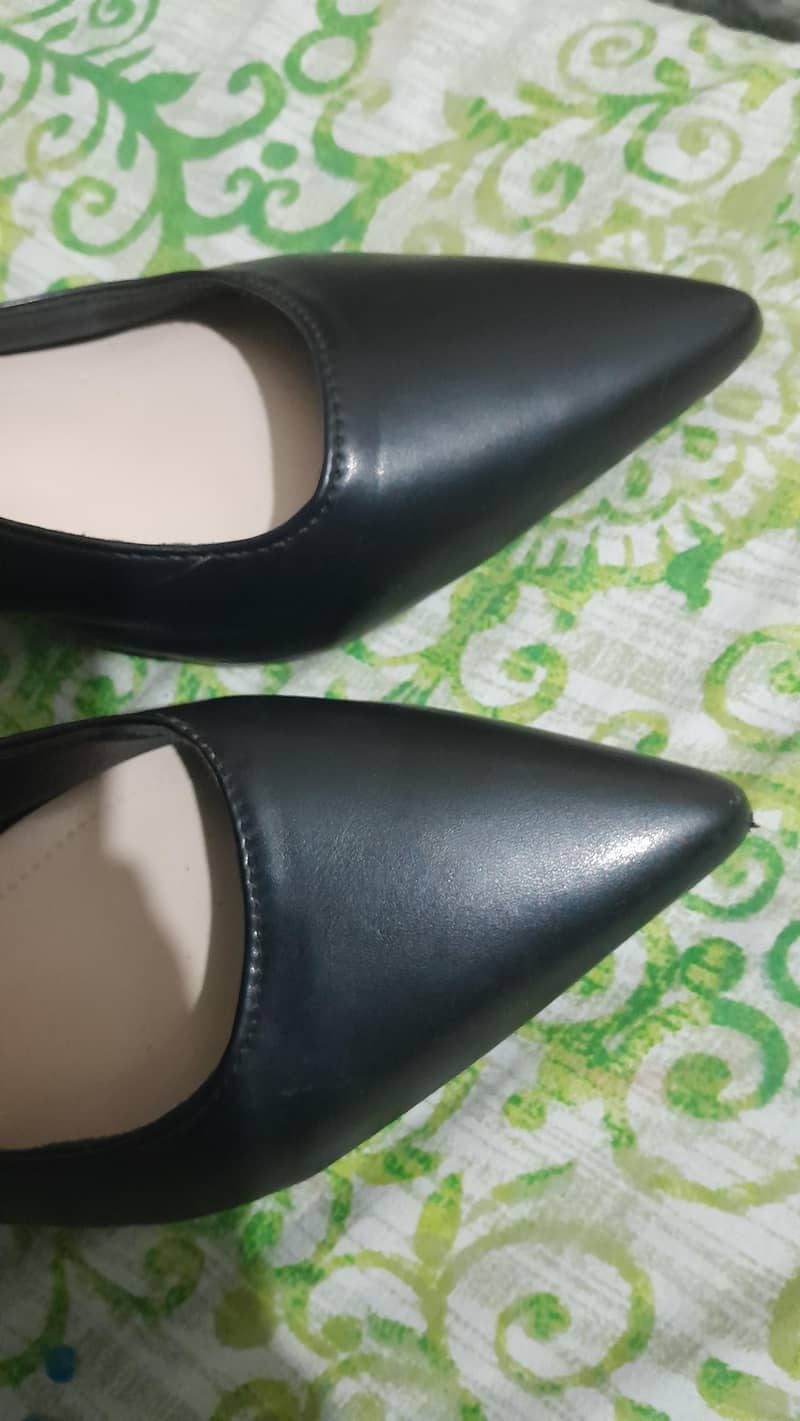 black heels 3