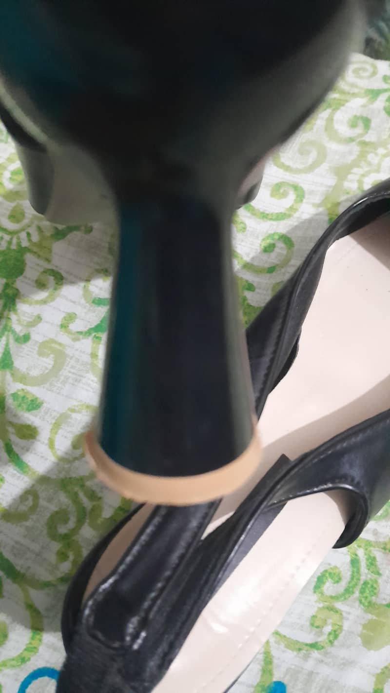black heels 4