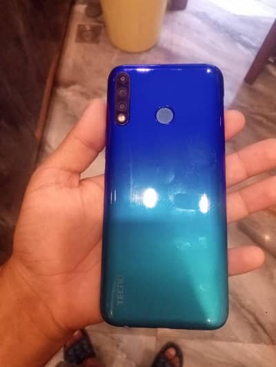 Tecno Spark 4