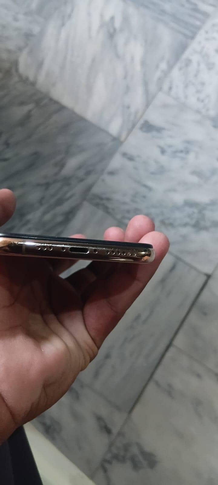 Apple iPhone XS 1