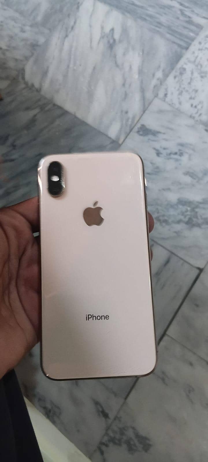Apple iPhone XS 4