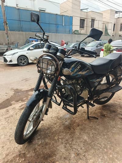 Suzuki GS 150 2022