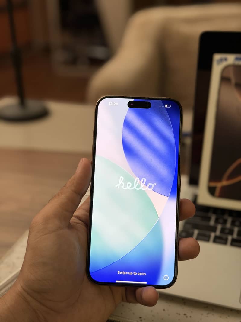 Apple iPhone 16 Pro Max 2