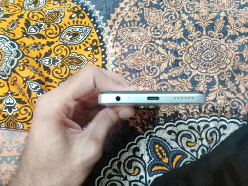 Itel S24 4