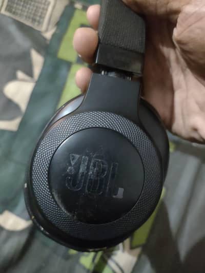 JBL wireless headphones