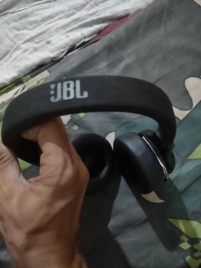 JBL e65btnc wireless headphones