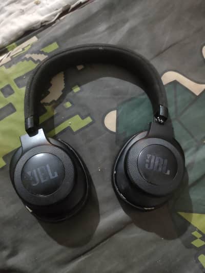 exchange possible. hammer drillwith JBL e65btnc wireless headphones