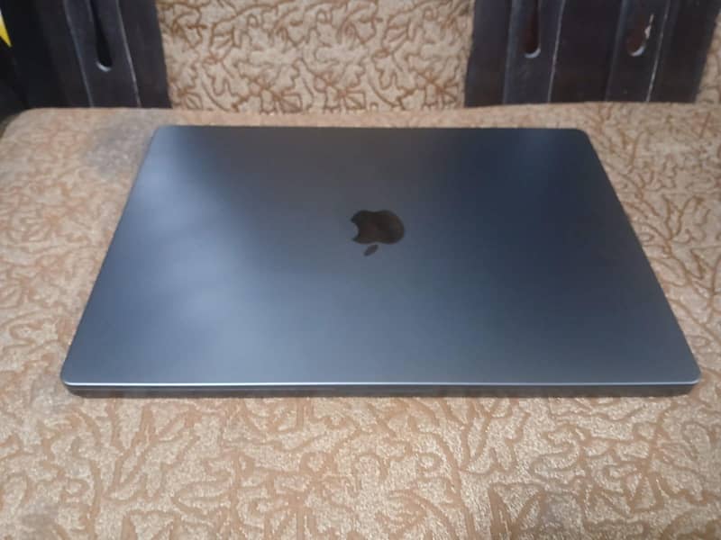 macbook pro M5 0