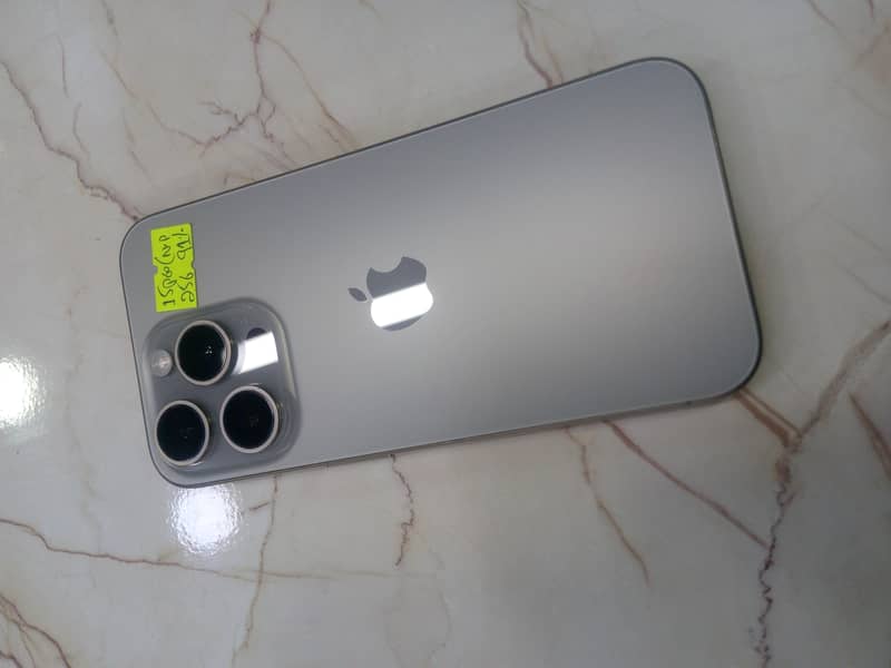 Apple iPhone 15 Pro 1