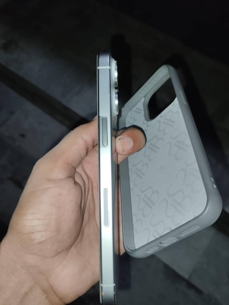 Apple iPhone 15 Pro Max 7