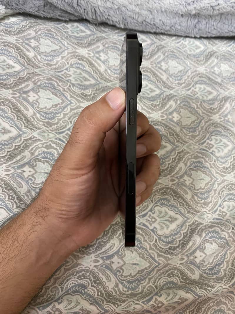 Apple iPhone 14 Pro Max 2