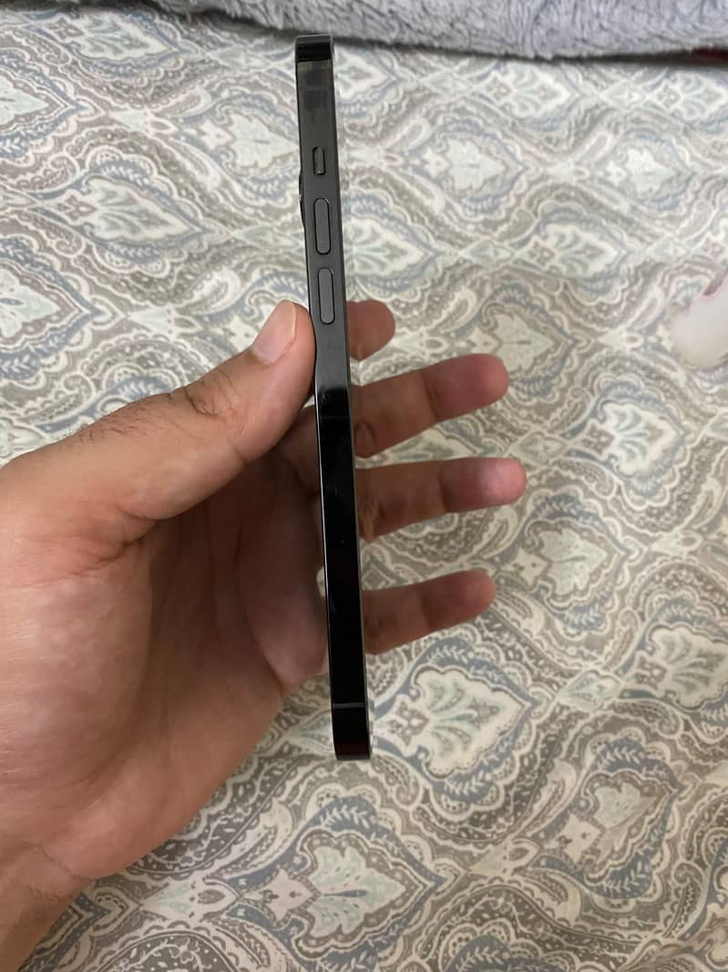 Apple iPhone 14 Pro Max 4