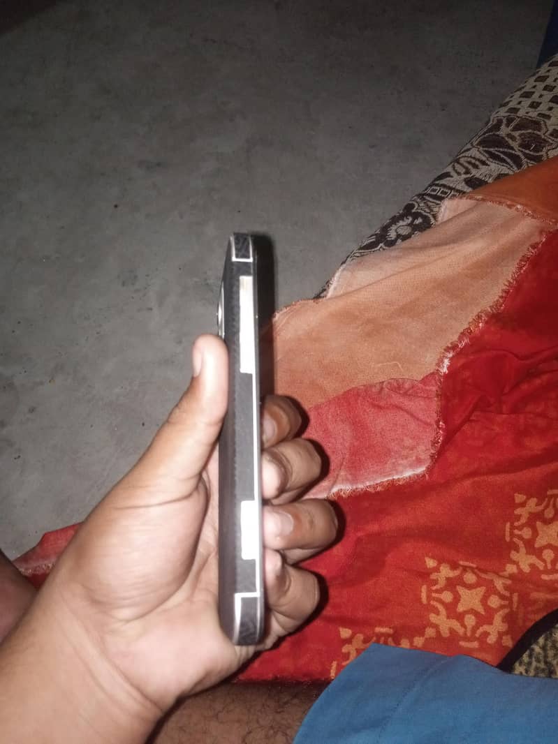 Apple iPhone 12 3