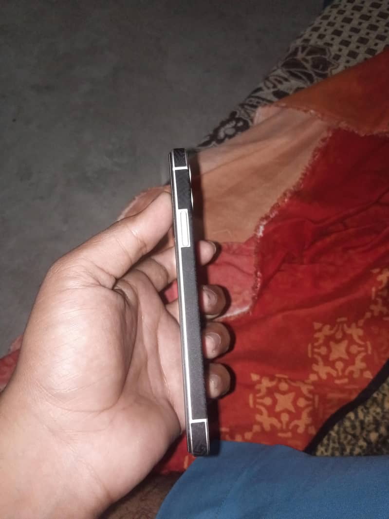 Apple iPhone 12 5