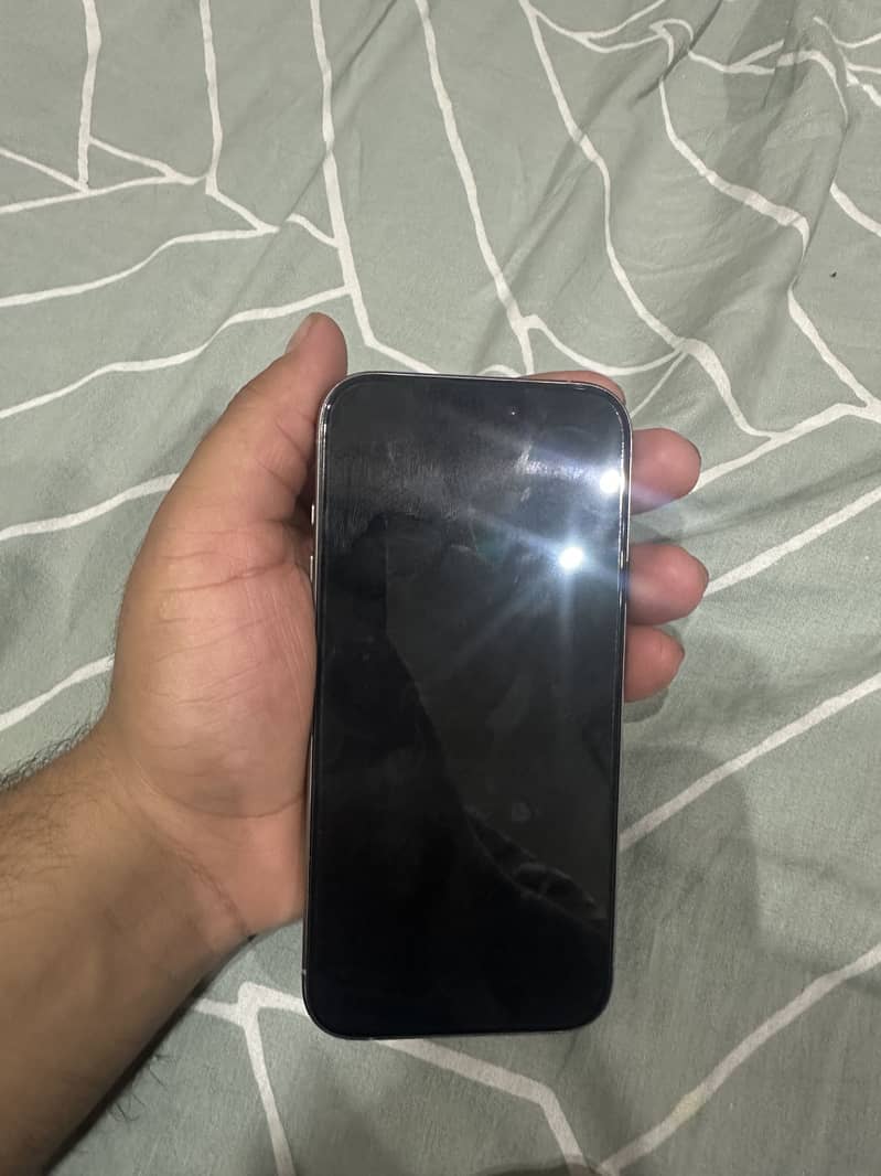 Apple iPhone 15 Pro FU 3