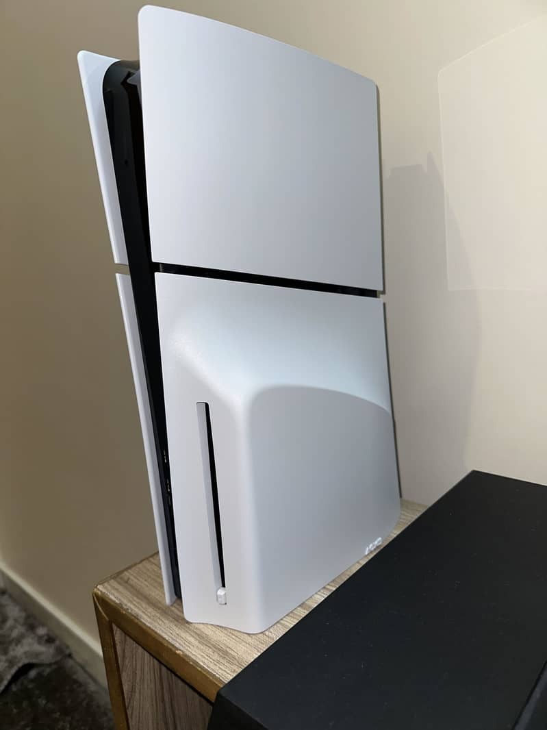 Ps5 slim disc in mint condition 1