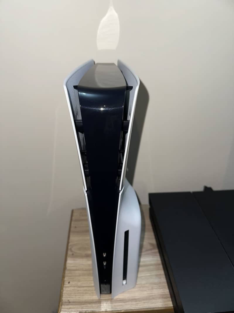 Ps5 slim disc in mint condition 2