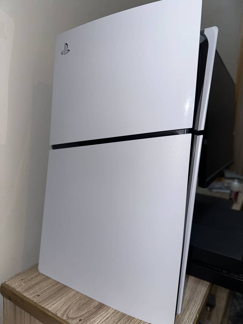 Ps5 slim disc in mint condition 3
