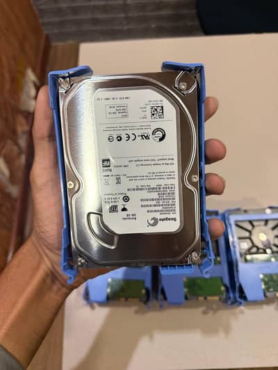 External hard drive 9 piece. . . . . . .