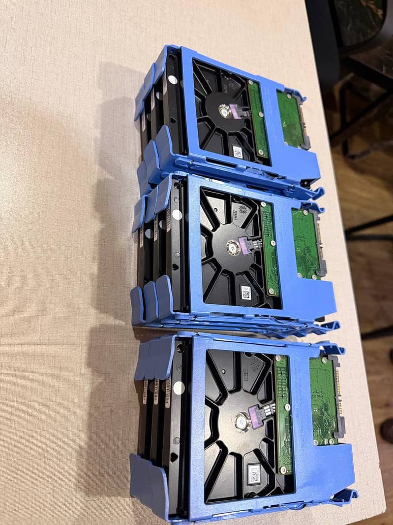 External hard drive 9 piece. . . . . . . 3