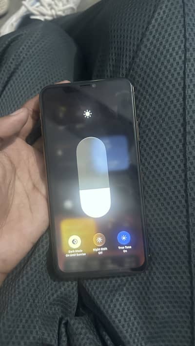 Iphone 11 pro max 64 gb golden color