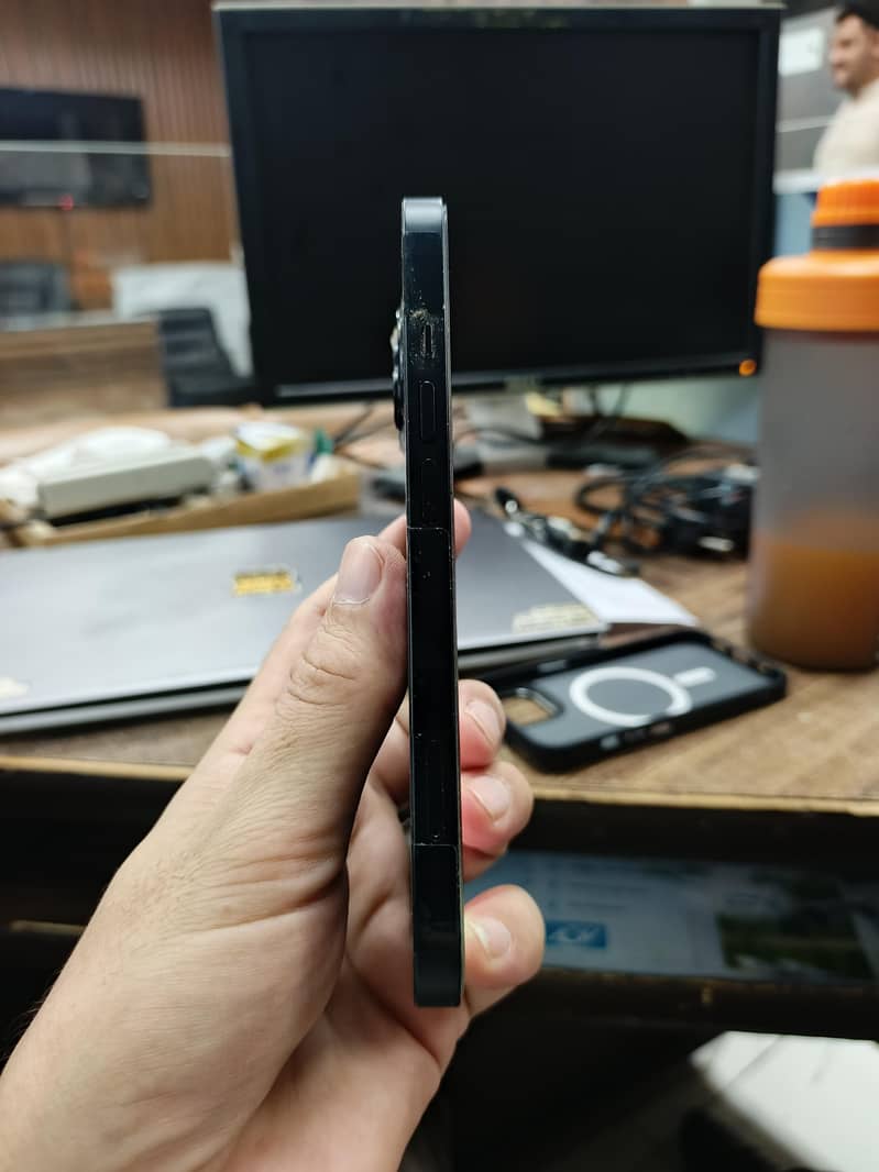 Apple iPhone 13 3