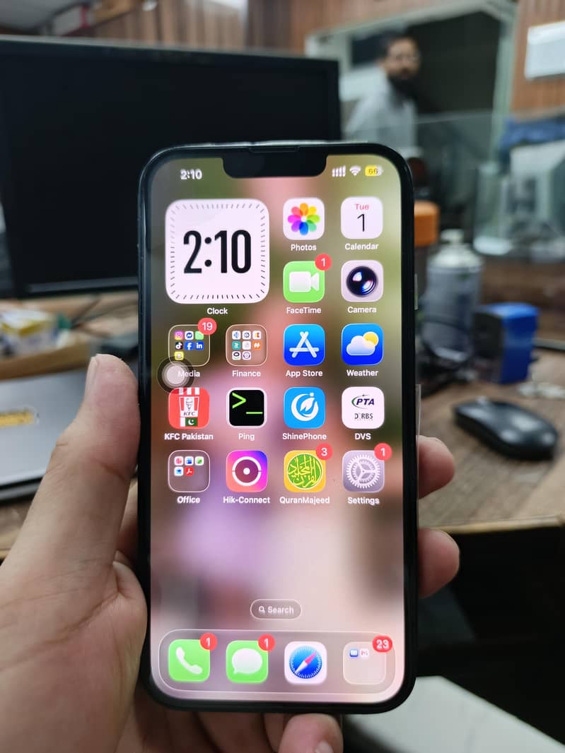 Apple iPhone 13 4
