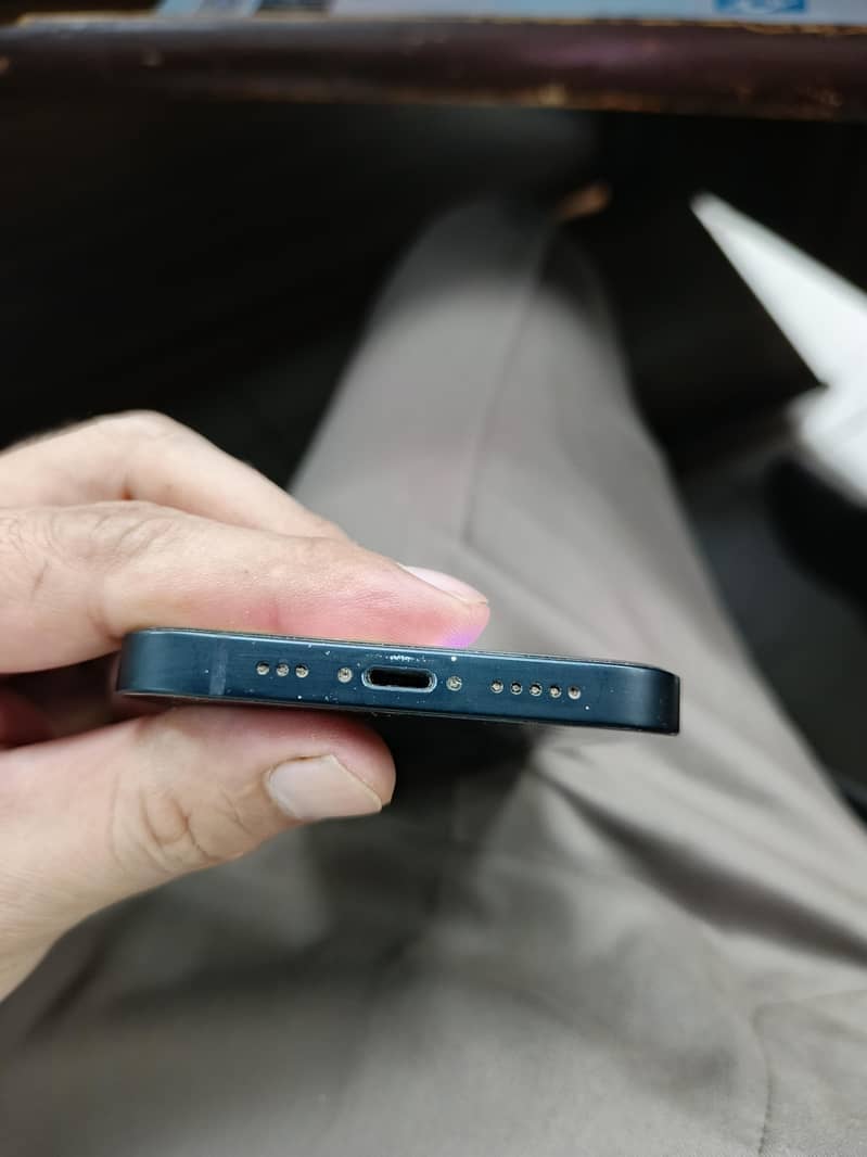 Apple iPhone 13 10