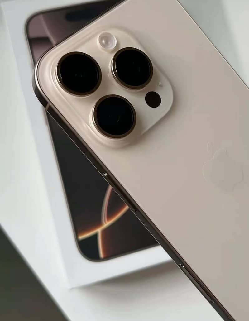 Apple iPhone 16 Pro Max 0
