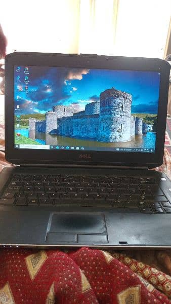 del laptop 300gp derect chalta he ok