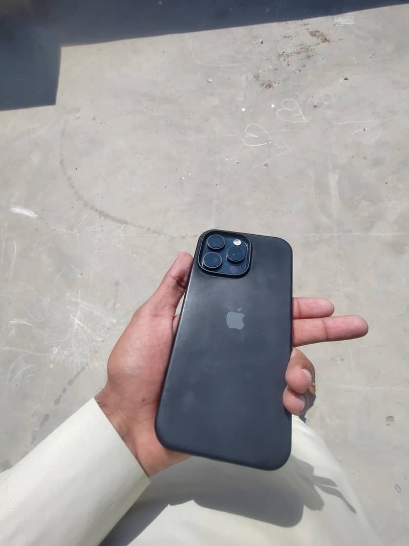 Apple iPhone 16 Pro Max 6