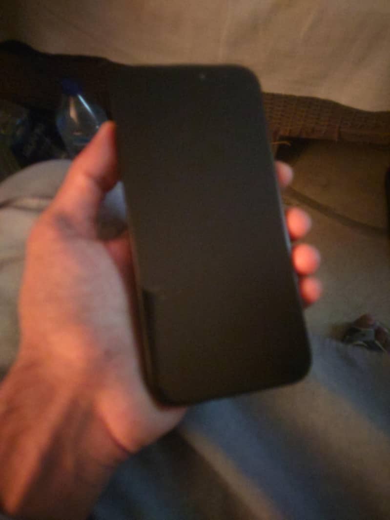 Apple iPhone 16 Pro Max 9