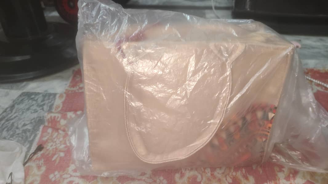 handbag 0