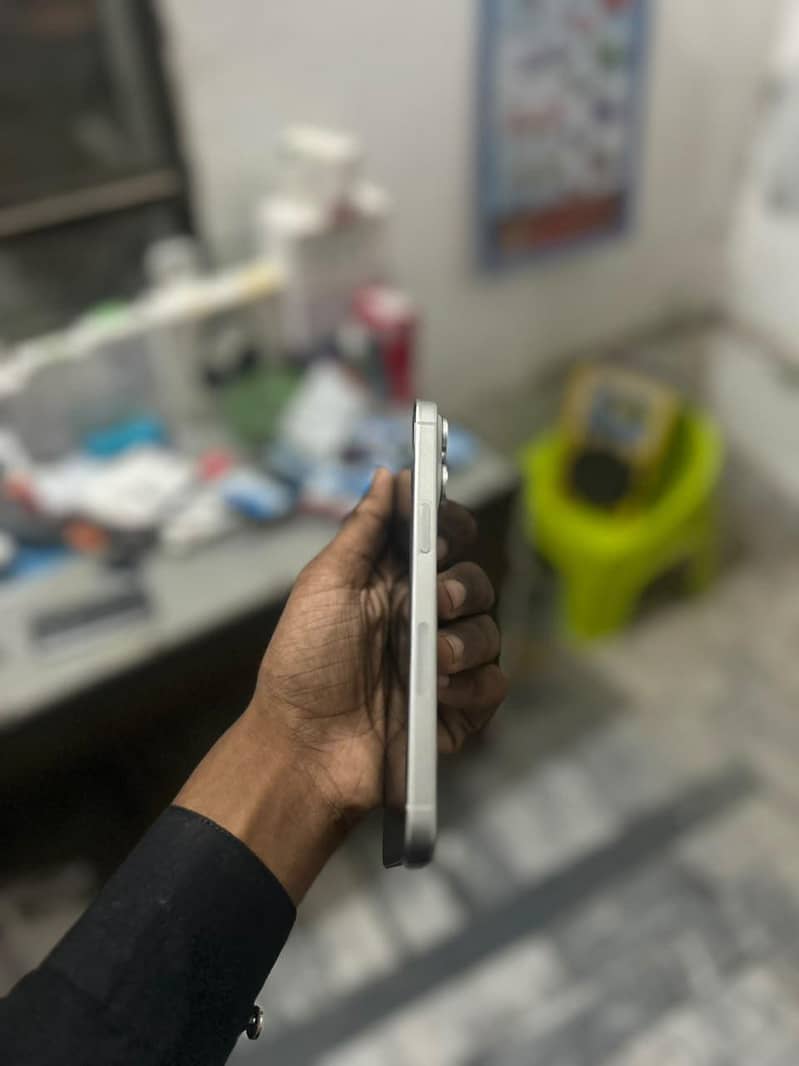 Apple iPhone 15 Pro Max 1