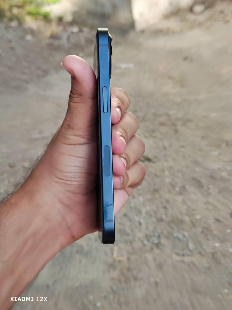 Apple iPhone 13 5