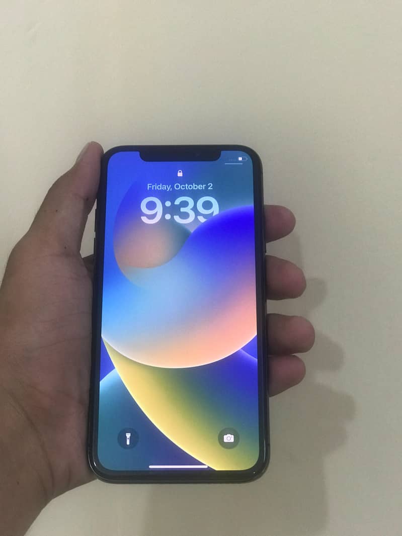 Apple iPhone X 4