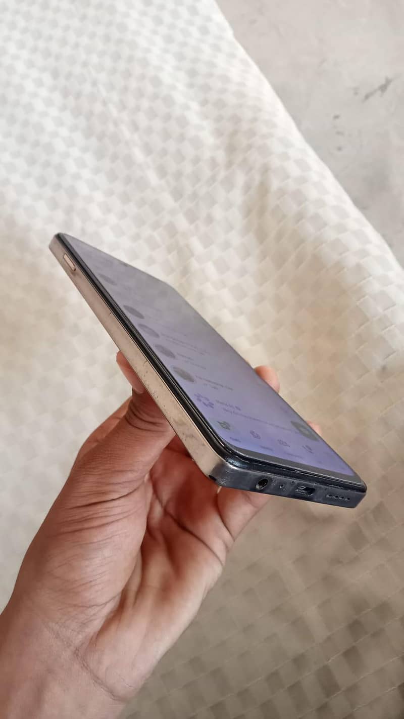 Infinix Note 30 8