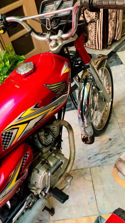United 125
