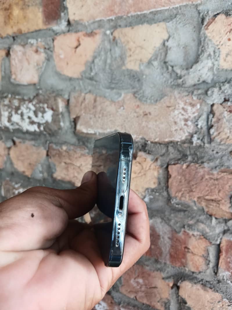 Apple iPhone 12 Pro Max 4