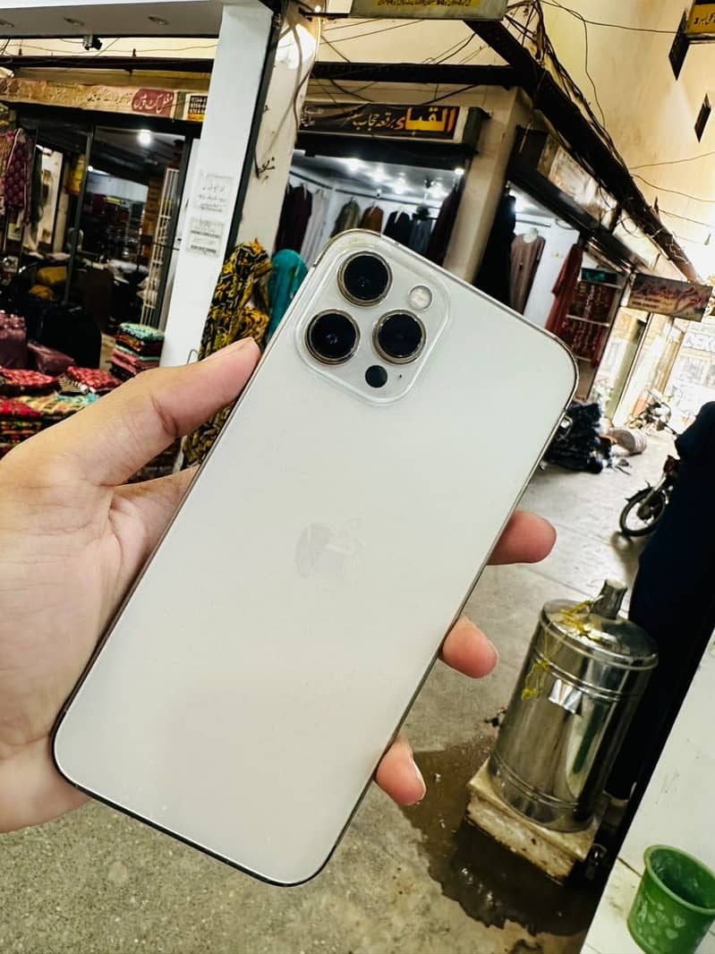 Apple iPhone 12 Pro Max 3