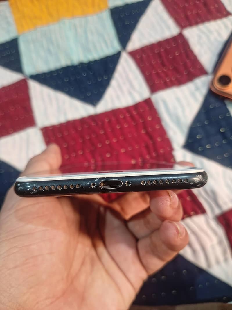 Apple iPhone 7 Plus 1