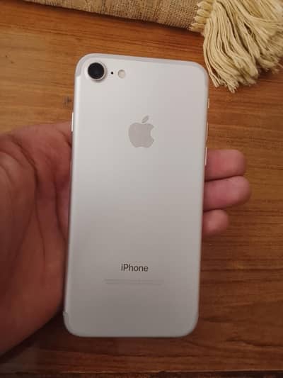 Apple iPhone 7