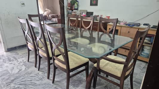 8-seater Dinig Table - excellent condition