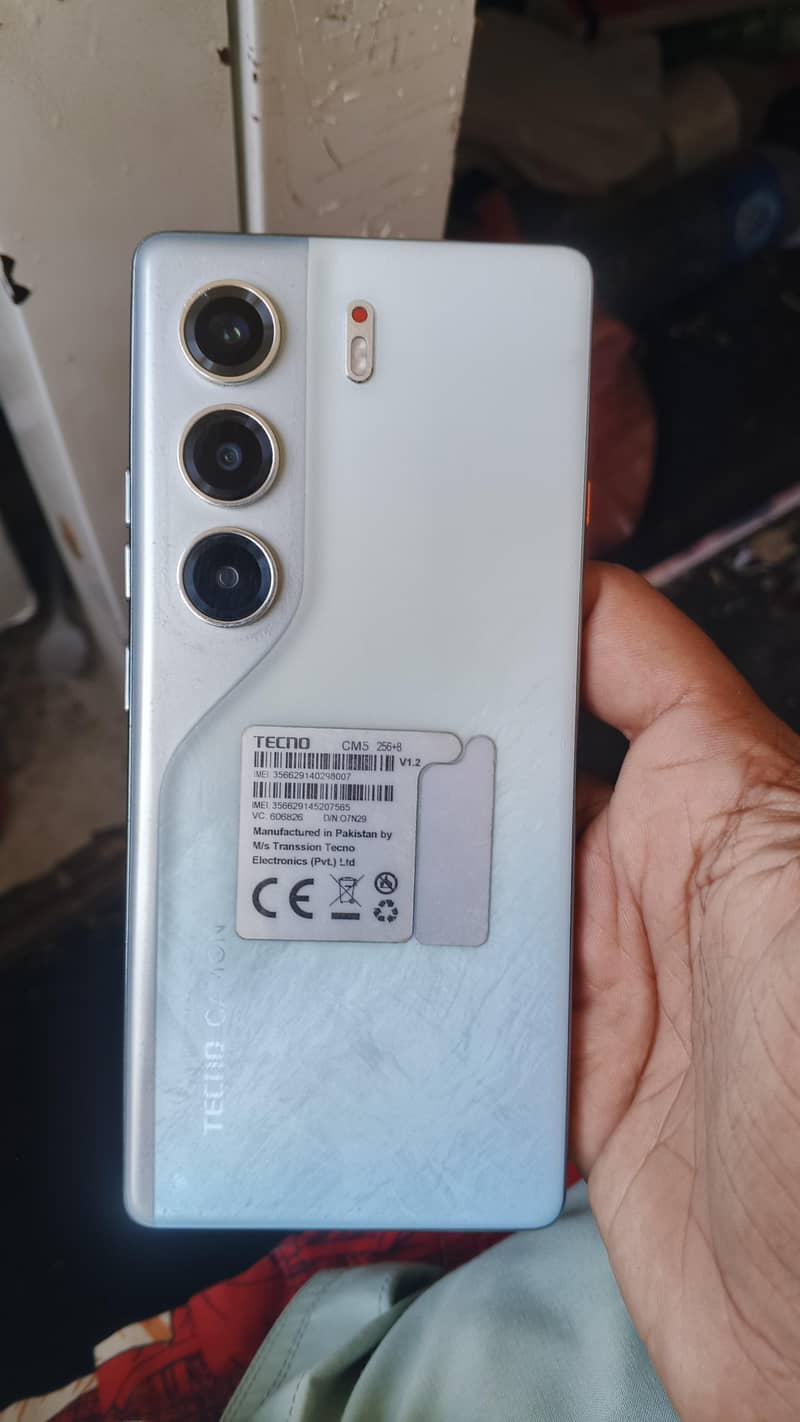 Tecno CAMON 40 0