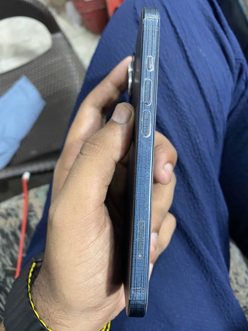 iPhone 13 jv 3